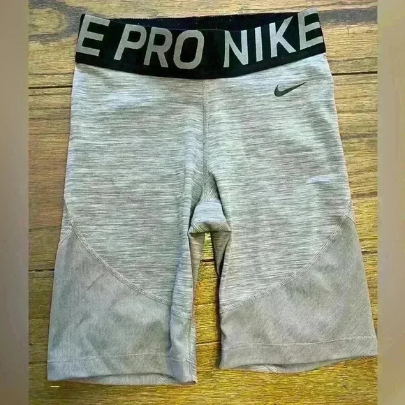 Nike Pro Shorts Women’s size XS - Picture 1 of 3